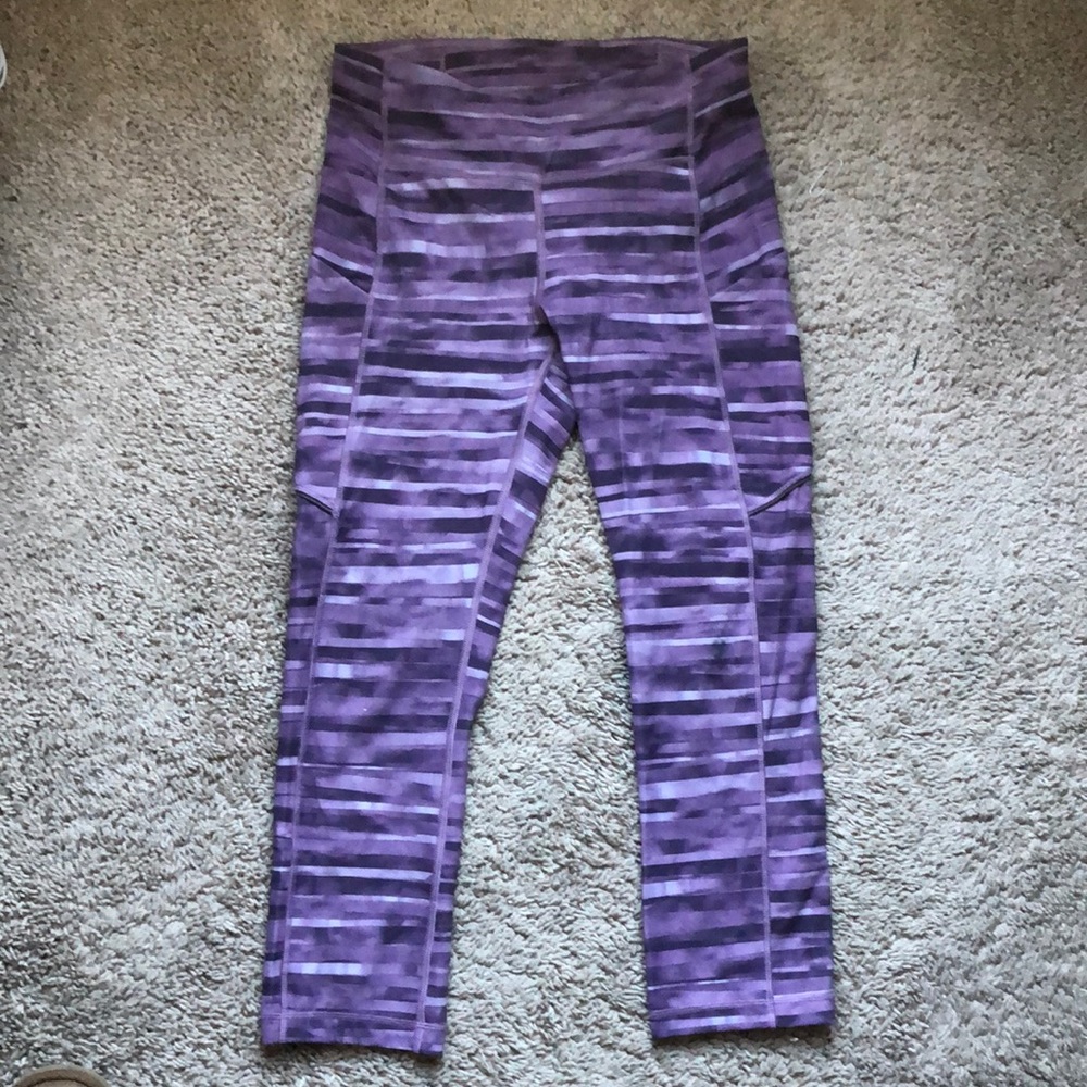 XS Lululemon 3/4 workout leggings